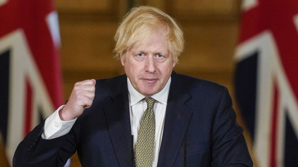 İngiltere'de salgın yönetimine eleştiri!