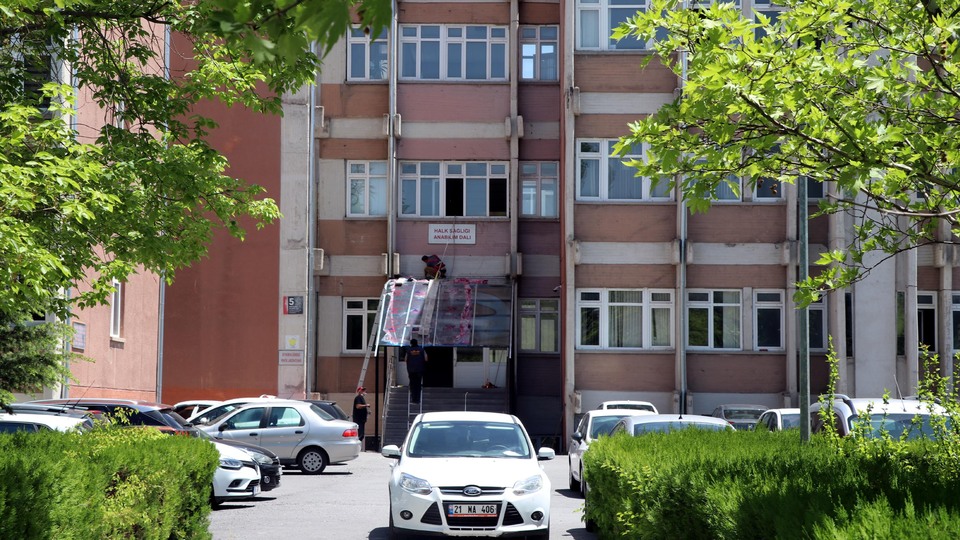 Yerli aşı merkezinde hırsızlık şoku!