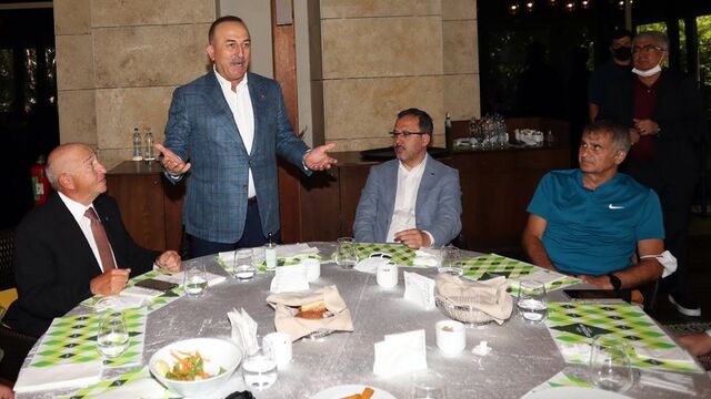 İki bakandan A Millilere ziyaret