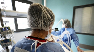 YÖK, üniversite hastanelerinde çalışan sağlıkçılara yeniden 'ek ödeme' yapılması için harekete geçti