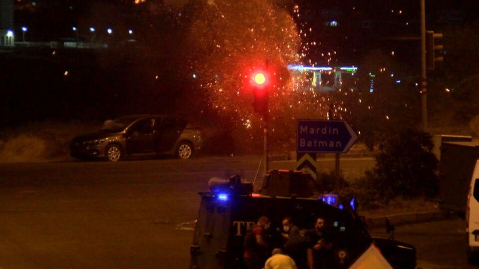 Diyarbakır'da bombalı araç paniği!