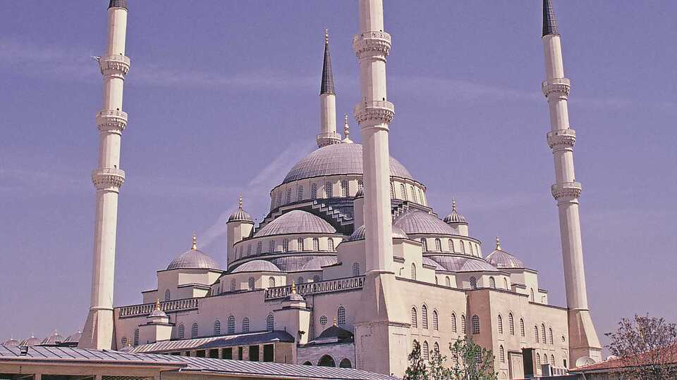Ankara cuma namazı saati kaçta?