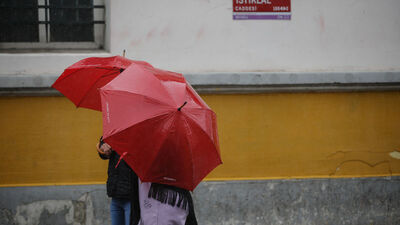 Kuvvetli sağanak yağış var; sel ve yıldırım uyarısı
