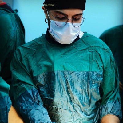 Bıçaklanan Dr. Ertan İskender'in durumu ciddi!