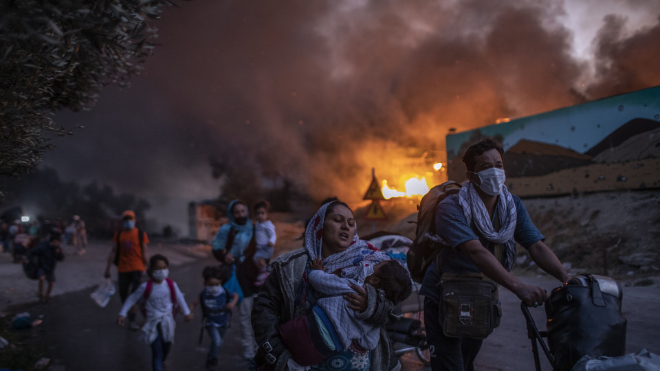 Yunan adalarında ''kapalı göçmen kampları'' için ihale