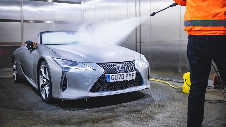 Üstü açık otomobile Japon usulü test!