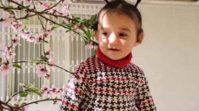 Kahreden ölüm! Kanepeden düştü