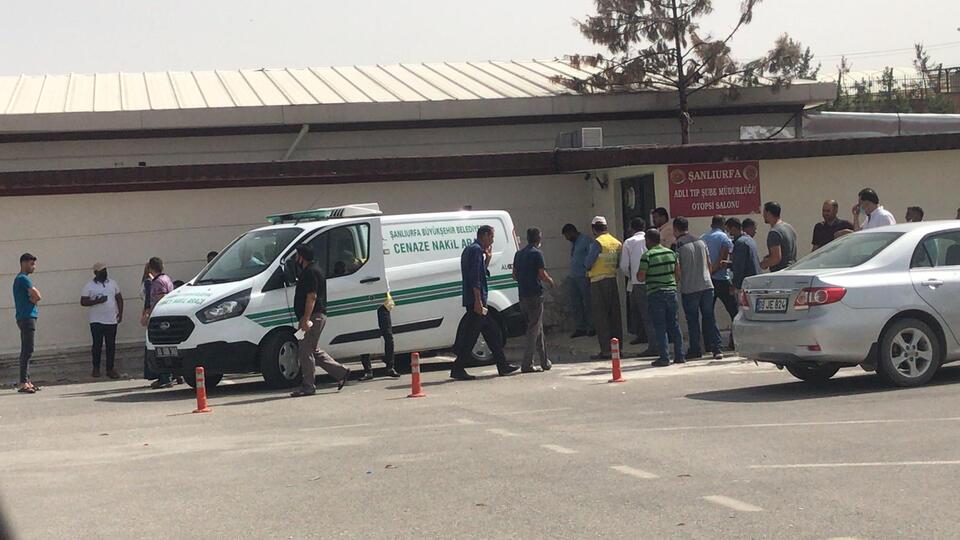 Stajyer avukat cam silerken 4'üncü kattan düştü!