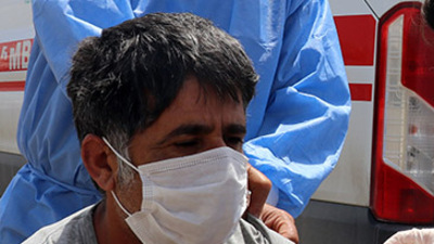 Sağlık ekipleri kırsaldaki engelli vatandaşları aşılamak için yoğun çaba harcıyor