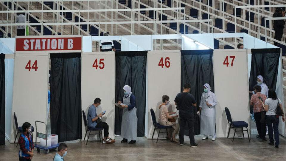 Malezya'da tam karantina uygulaması başladı