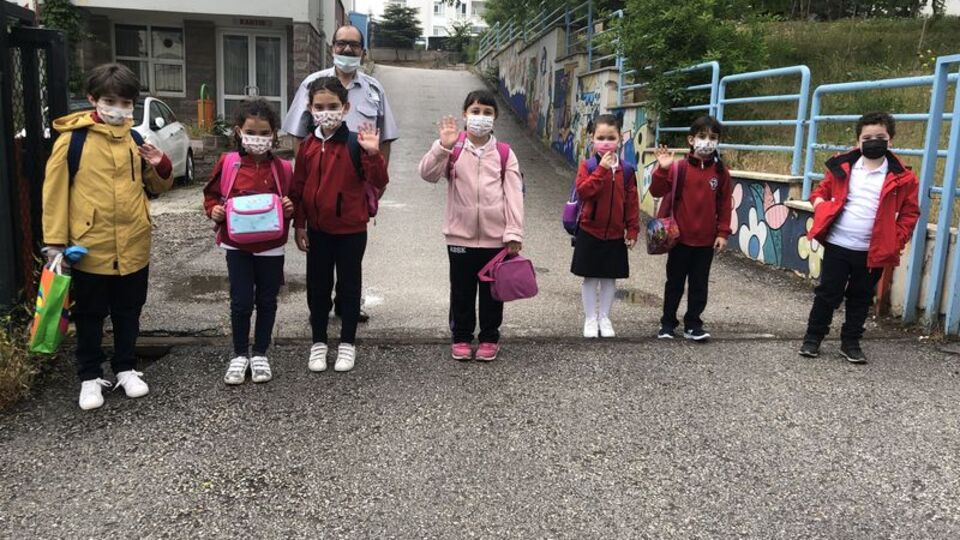 İlkokul ve ana sınıflarında yüz yüze eğitim başladı!
