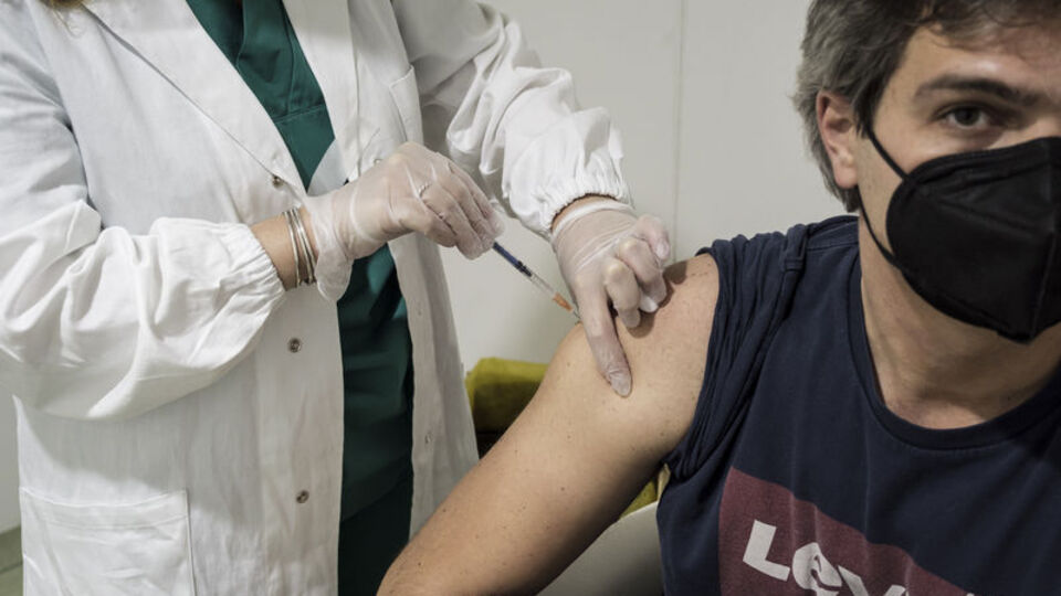 Covid-19 aşılama takviminde ikinci aşama tamamlanacak