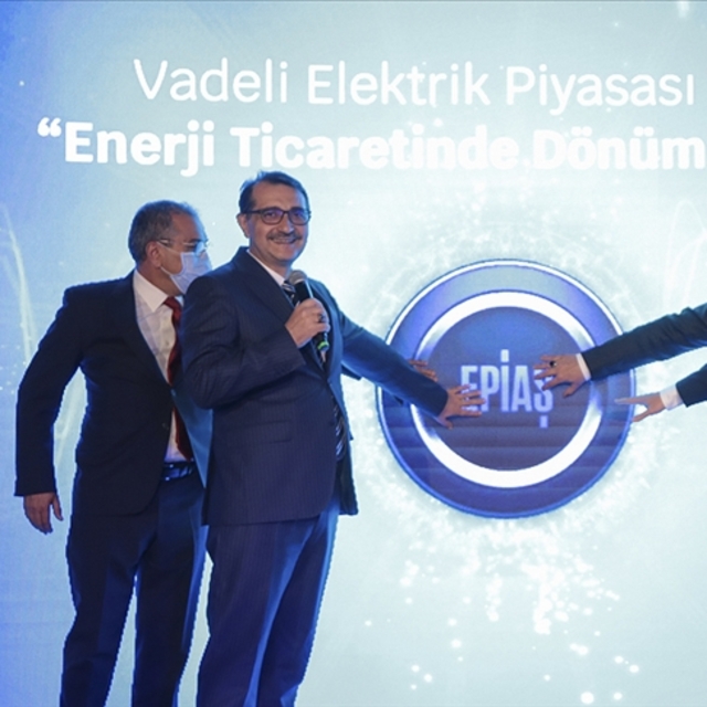 Vadeli Elektrik Piyasası işleme açıldı