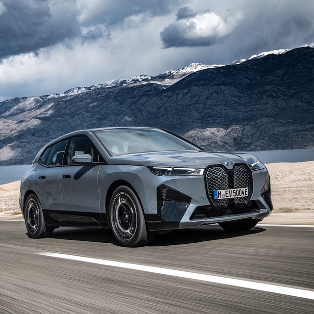 BMW'den Türkiye'de elektrik atağı!