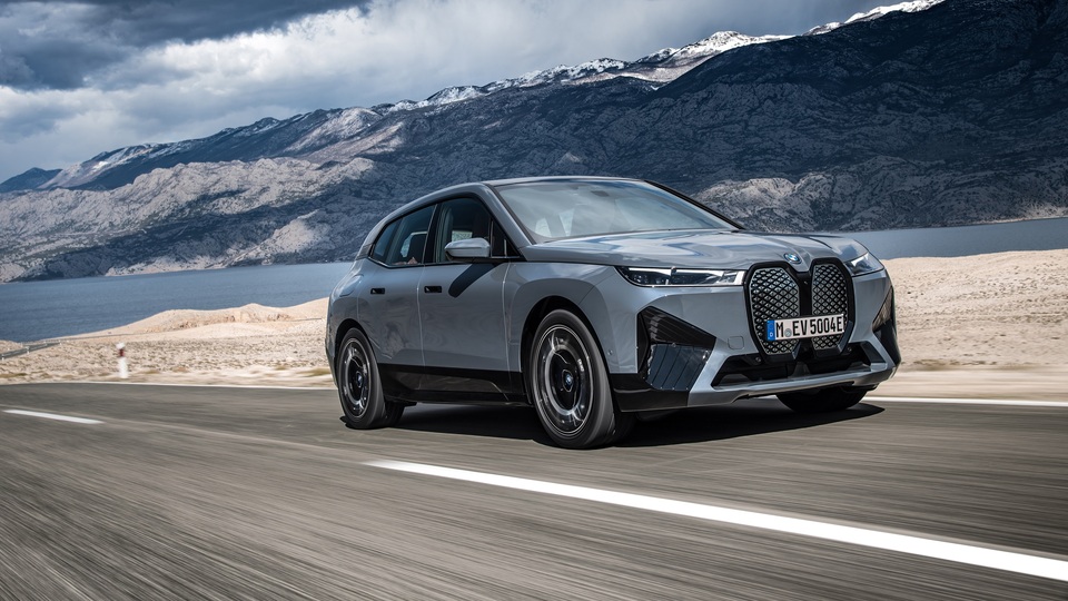 BMW'den Türkiye'de elektrik atağı!