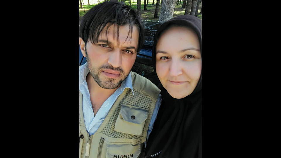 Çocuklarının gözü önünde eşine kızgın yağ döktü!