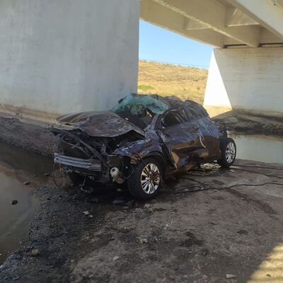 Üst geçitten dereye uçtu: 5 ölü!