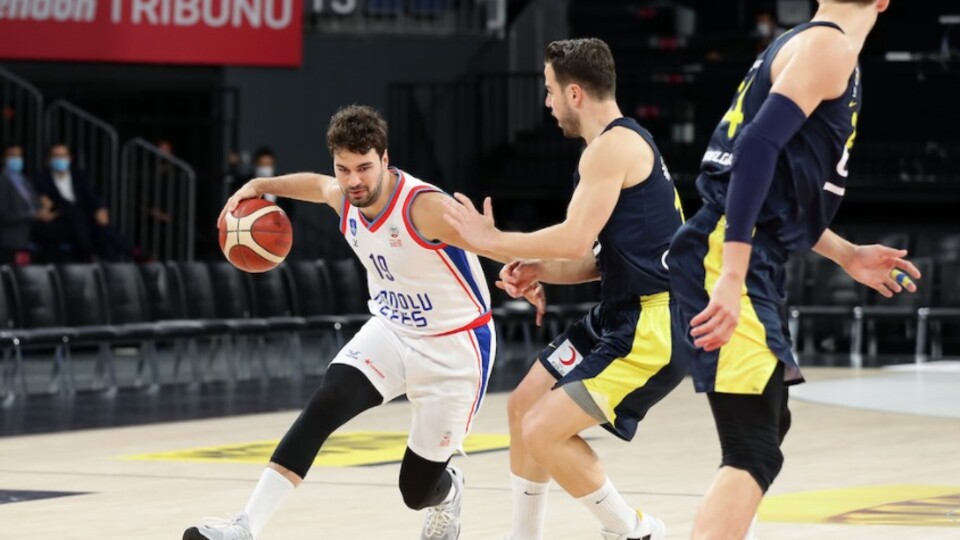 Efes'ten Fenerbahçe'ye dev fark!