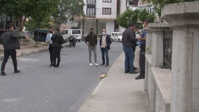 Çocuk parkı yanında çatıştılar