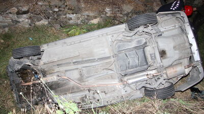 Otomobil şarampole uçtu!