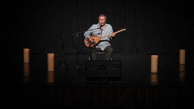 Meslektaşları için seslendirdi