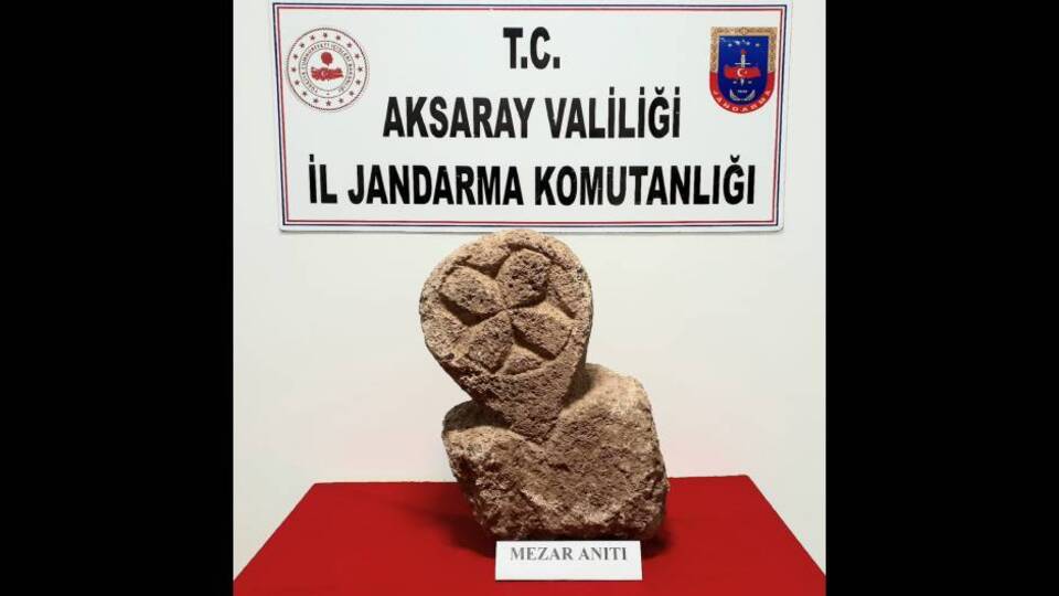 Tarihi eser kaçakçıları jandarmaya yakalandı