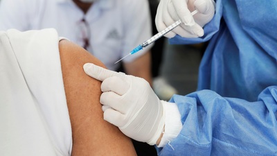 Dünya bunu konuşuyor! Aşıda 1. ve 2. doz farklı olursa...