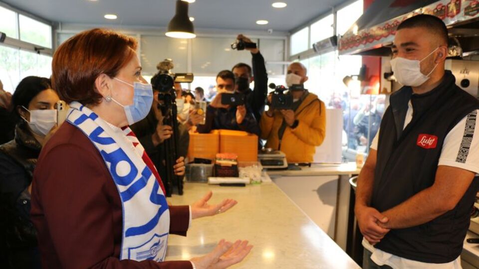 Akşener'den esnaf ziyareti