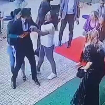 Damat, ücret tartışmasında kadın kuaförü dövdü!