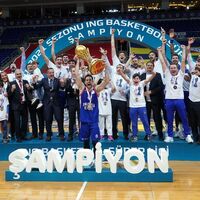 Anadolu Efes, kupasını aldı