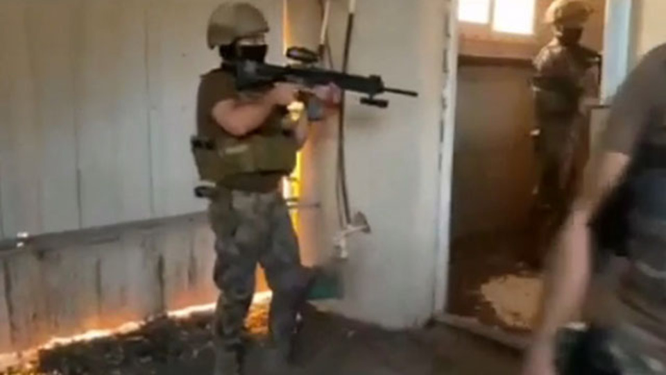 Özel yaptığı gizli bölmede bulundu