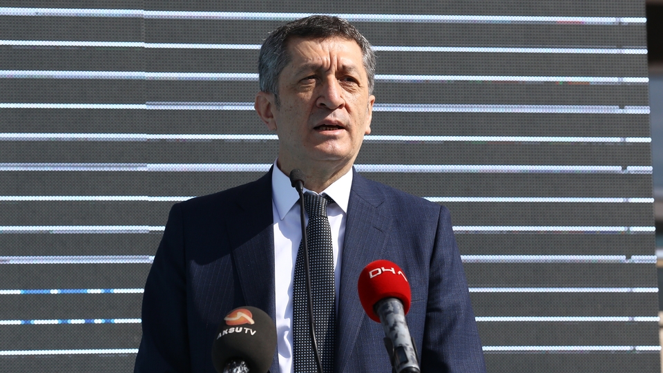 Bakan Selçuk'tan LGS'deki benzer soru iddiasına yanıt!