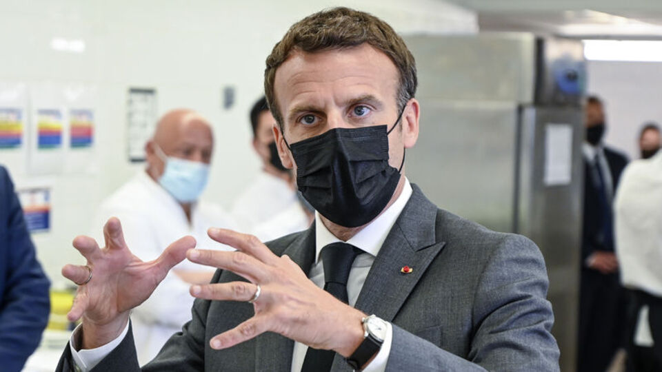 Macron, uğradığı tokatlı saldırı sonrası konuştu