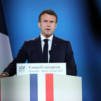 Fransa Cumhurbaşkanı Macron'a tokatlı saldırı!