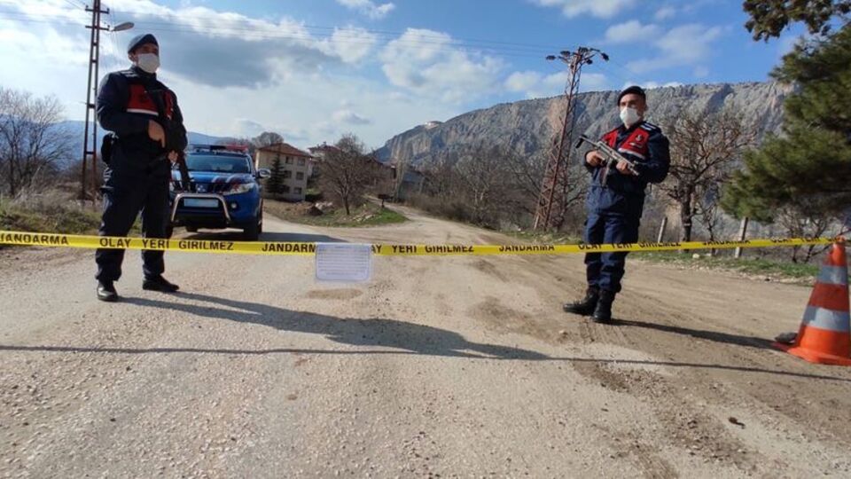 Erzincan Kemah'ta mezraya karantina