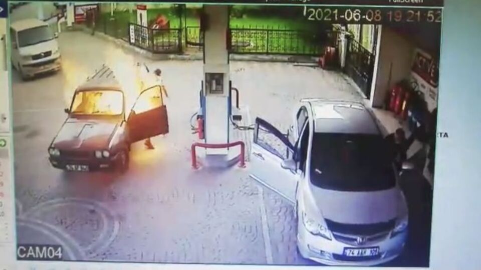 Benzin istasyonunda dehşeti yaşadı!