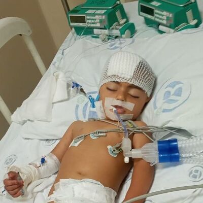 Daha 2 yaşında! Maganda felç etti!