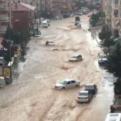 Ankara'da sağanak sele yol açtı!