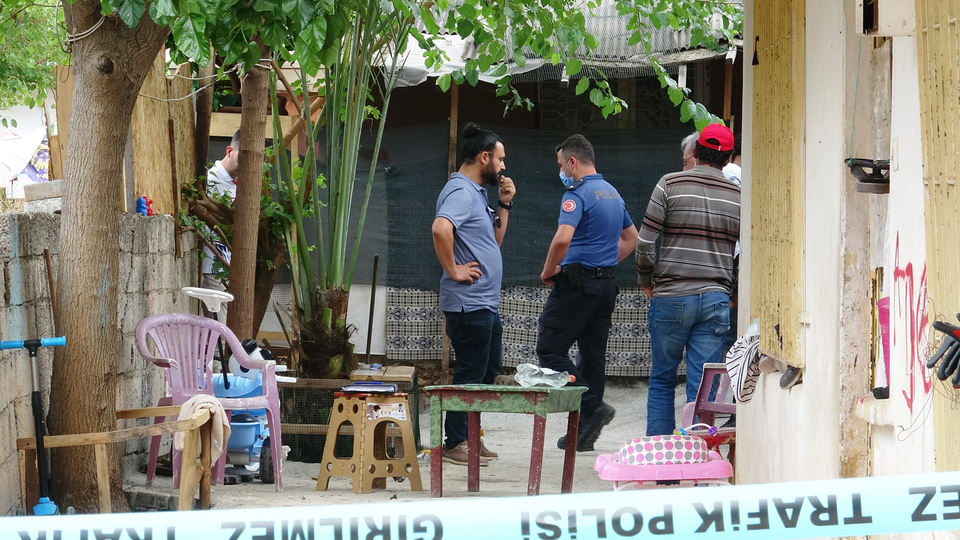 Tartıştığı eşine kurşun yağdırdı!