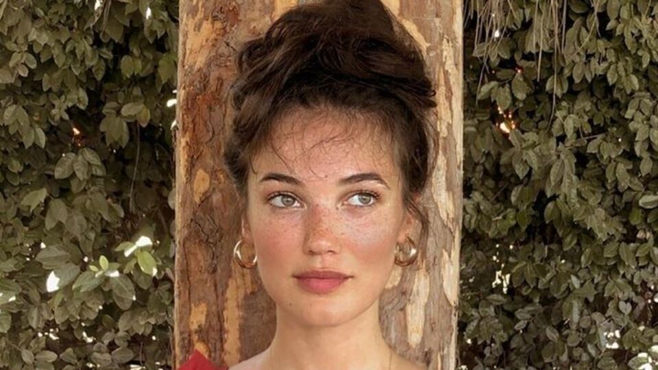 Pınar Deniz Kimdir?