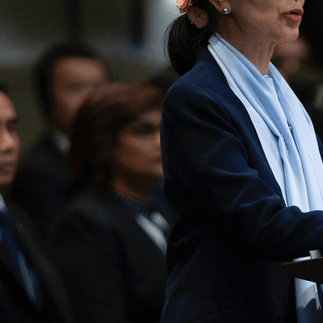 Myanmar'ın devrilen liderine yolsuzluk suçlamaları