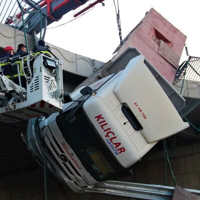 TEM Otoyoluna düşecekti! Faciaya bir kala!