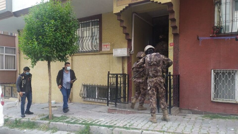 'Karagümrük çetesi'ne 53 adreste operasyon