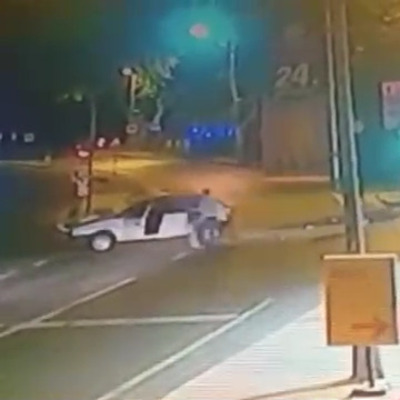 Önce çarptı sonra tekme tokat dövdü