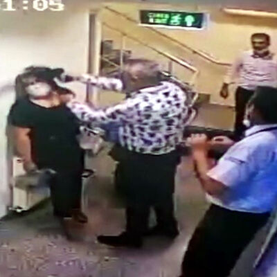 Çalışanın kafasına silah dayadı! Yok böyle savunma!