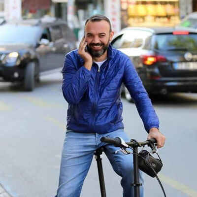 Müşteri ve çalışanlarını gizli kamera ile çekti! İğrenç olay!