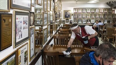 Kafeler ve restoranlar bugün açık mı?