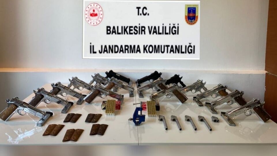 Müthiş operasyon! Evden cephanelik çıktı!