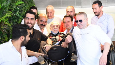 "Aman, ayağı yere değmesin!"