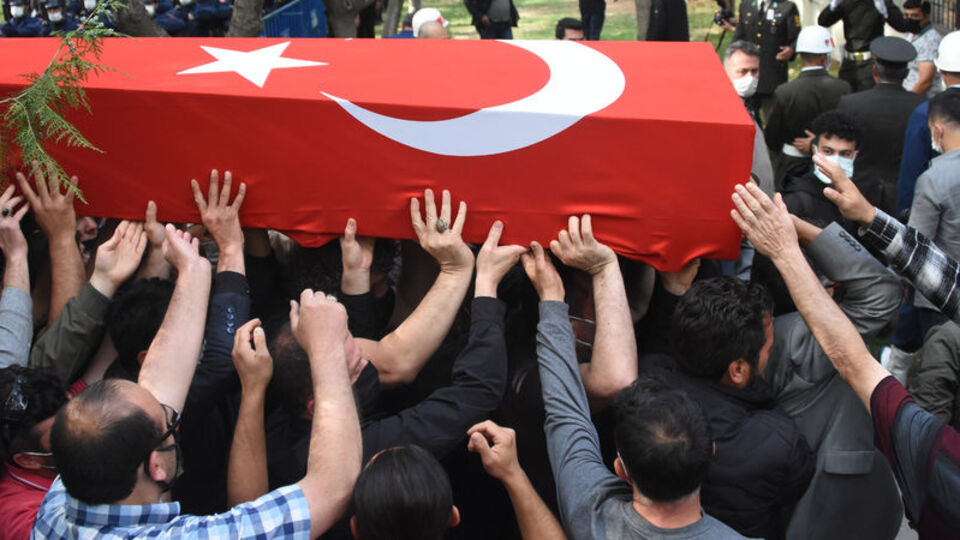 Şehit Akın dualarla toprağa verildi